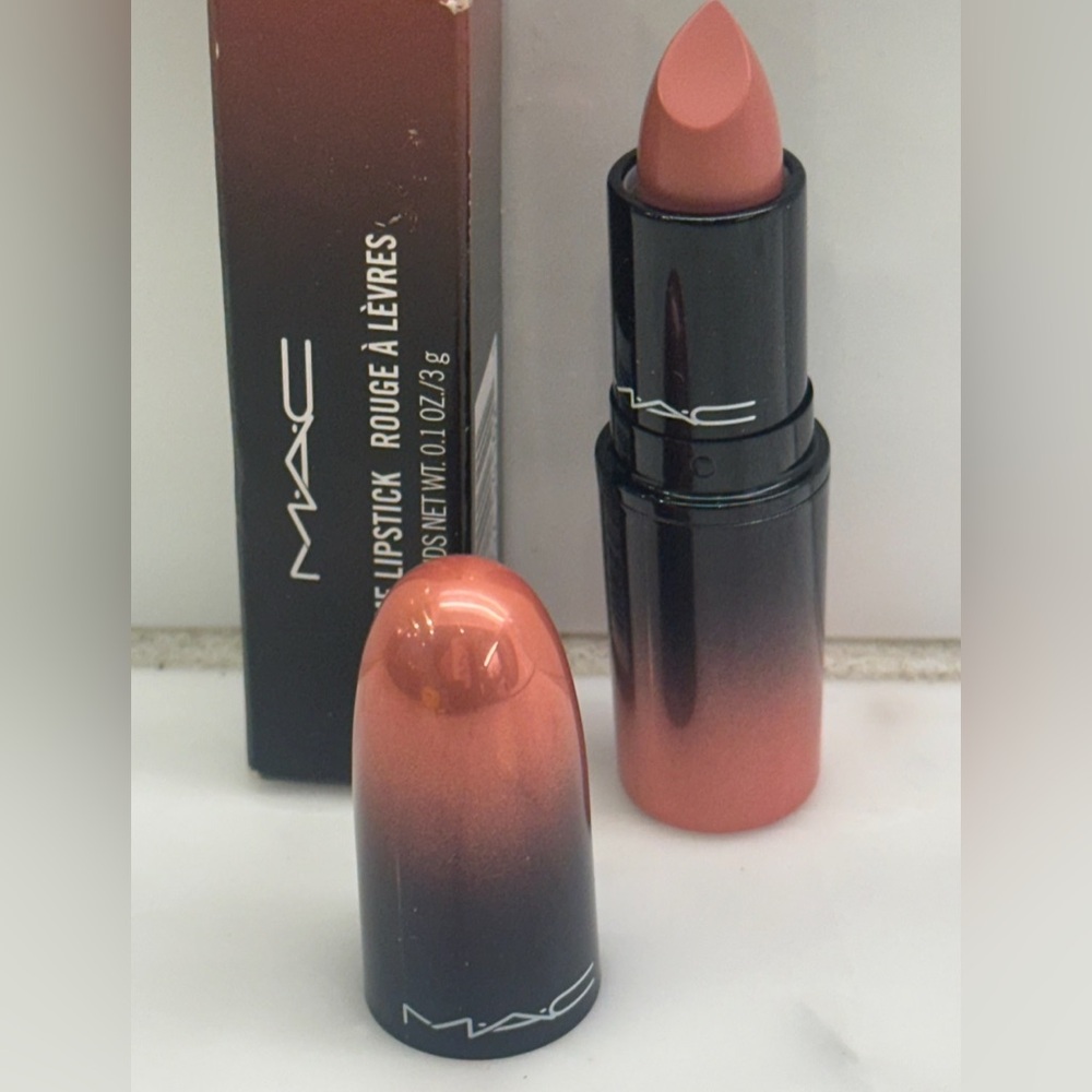 MAC Cosmetics LOVE ME LIPSTICK 👄 Très Blasé 404 👄 NIB - Picture 2 of 6
